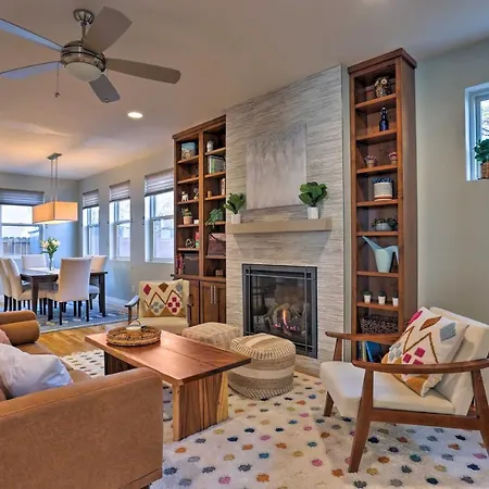 Lohi Gem Walk To Restaurants And Coffee Shops! Villa